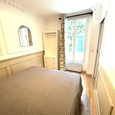 Adèle Passy * Parigi